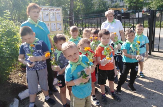 Воспитанники Соликамского детского сада №28 создали свой «Островок памяти»